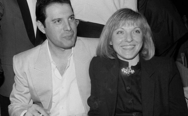 Freddie Mercury : pourquoi l’amour de sa vie refait parler d’elle