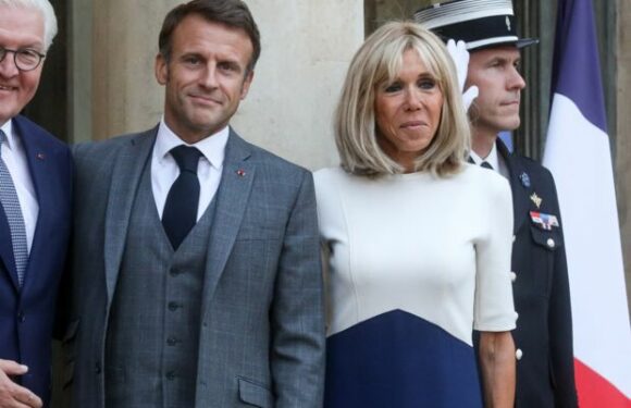 PHOTO – Brigitte Macron adopte le carré plongeant et fait sensation pour sa rentrée officielle