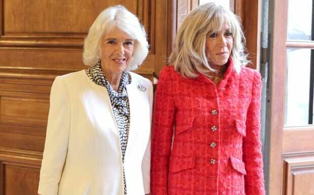 PHOTO – La reine Camilla chic à la BNF : elle jette son dévolu sur des accessoires d’une grande maison française