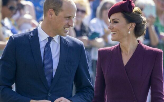 PHOTOS – Kate Middleton et William : sourires et émotion pour leur hommage à Elizabeth II