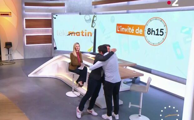 VIDÉO – Thomas Sotto et Matthieu Lartot réunis dans Télématin : leur accolade émouvante