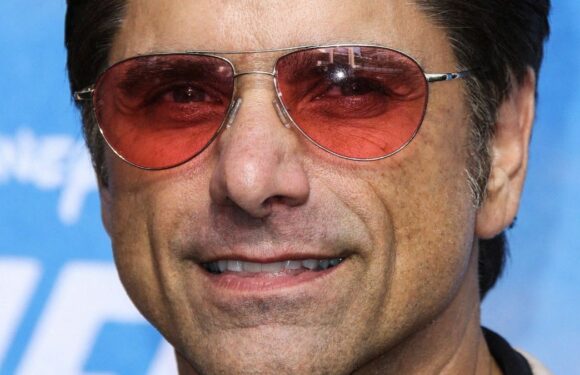 John Stamos (La Fête à la maison) révèle avoir été abusé sexuellement par sa babysitter