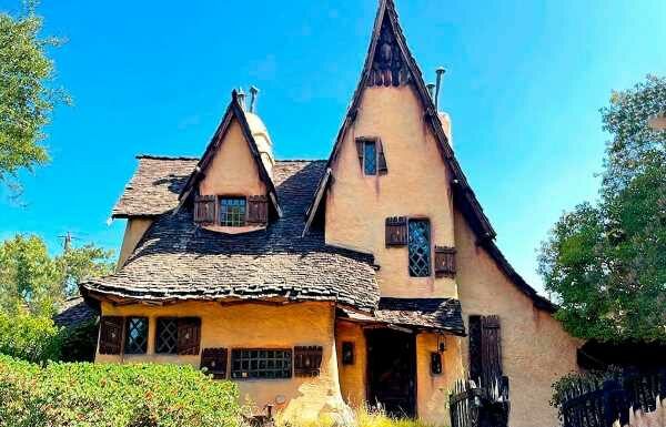 Kourtney Kardashian, Reese Witherspoon, David Beckham… découvrez les maisons de l'horreur !