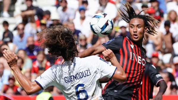 Qui est Alexis Beka Beka, le footballeur de l’OGC Nice qui menace de mettre fin à ses jours depuis un viaduc sur l’A8 ?