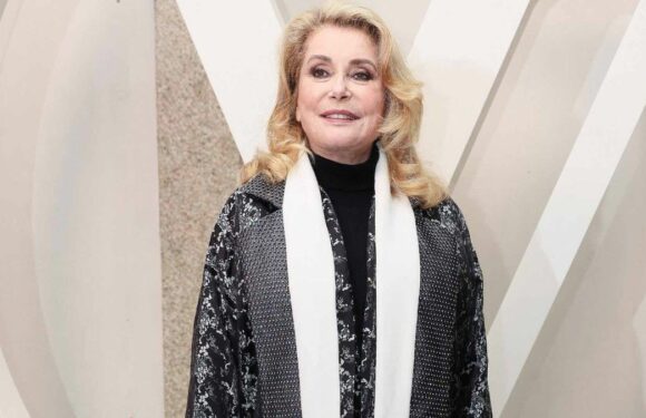 "Après tant d'années, ma peau est toujours en forme" : le secret de beauté de Catherine Deneuve !