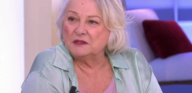 C à vous : Josiane Balasko jette un grand froid avant même son entrée sur le plateau