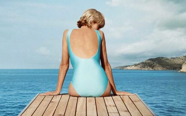 FASHION STORY – Le maillot de bain bleu iconique de Lady Diana