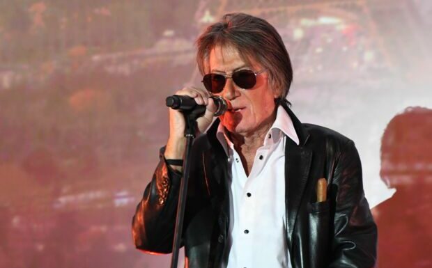 Jacques Dutronc proche de Johnny Hallyday, il pousse un coup de gueule : “Les médias ont été très durs avec lui”