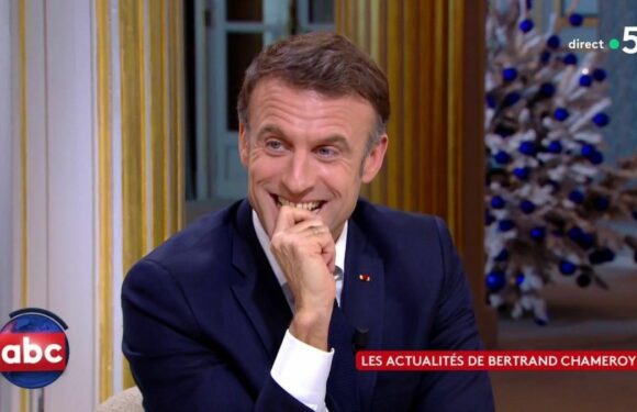 Bertrand Chameroy enchaîne les tacles face à Emmanuel Macron, la réaction hilarante du chef de l'État