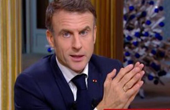 Françoise Hardy demande à mourir : Emmanuel Macron lui répond dans "C à vous", chahuté par Patrick Cohen
