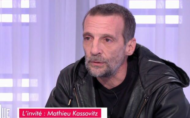 VIDÉO – “Ma famille pensait que j’étais mort” : Mathieu Kassovitz réapparaît après son accident de moto